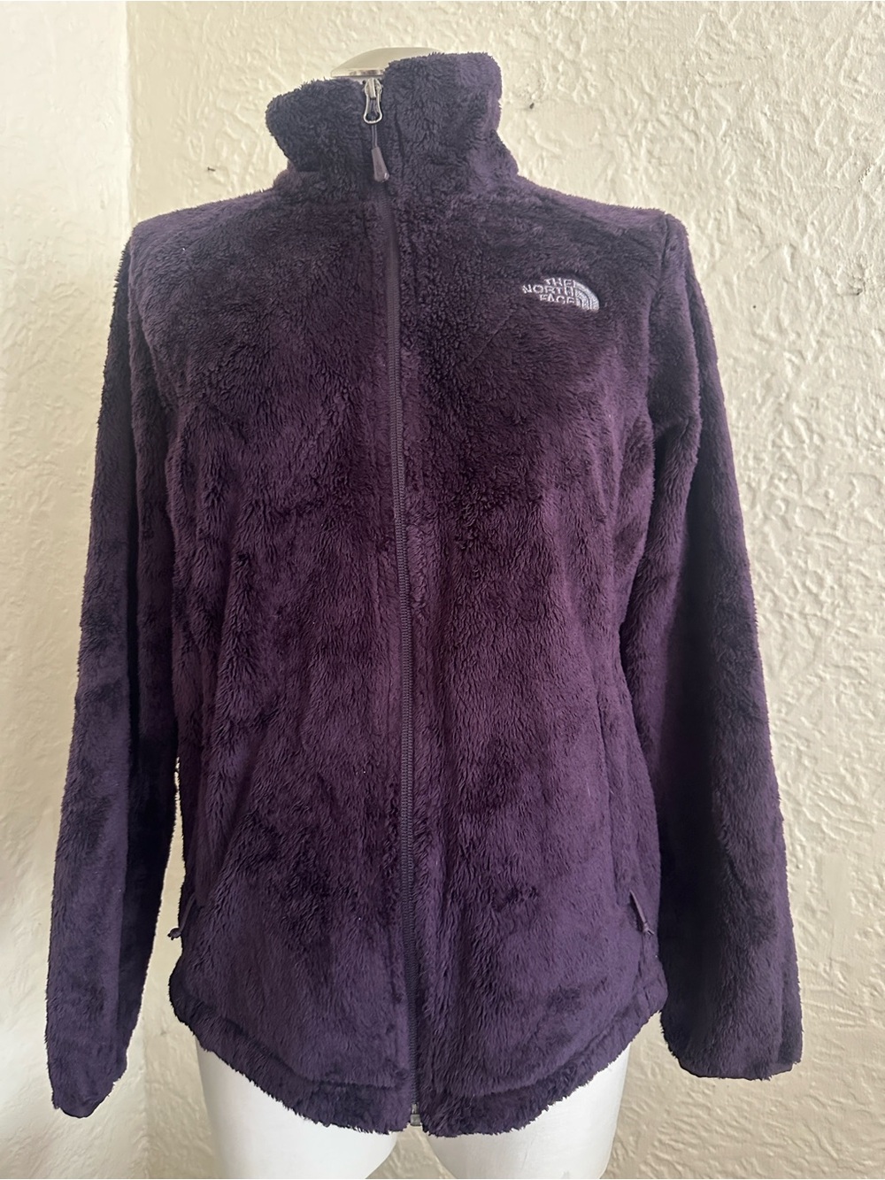 The North Face Women’s Osito Furry Fleece Dark Purple Jacket Medium